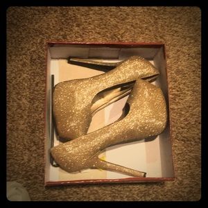 Women's High Heels (Platform)----GREAT CONDITION